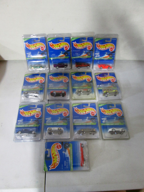 1000 piece hot wheels collection with 1995 treasure hunt set image 4