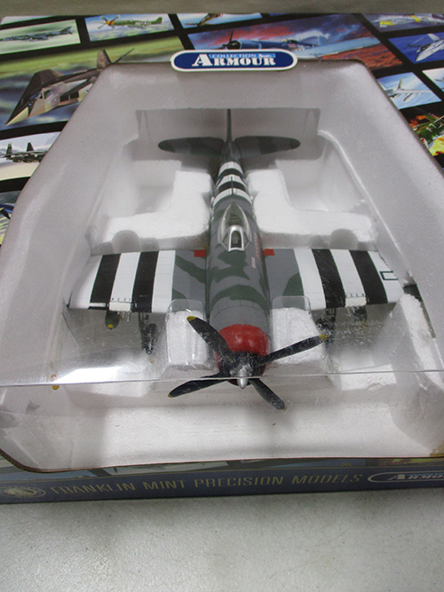 500 piece military figures and planes collection image 28