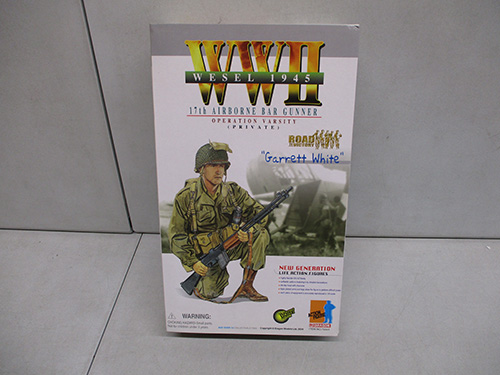 500 piece military figures and planes collection image 3