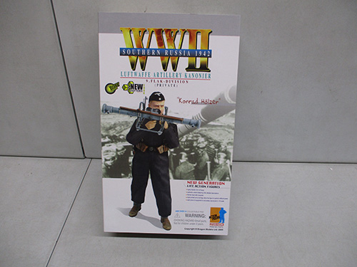 500 piece military figures and planes collection image 4