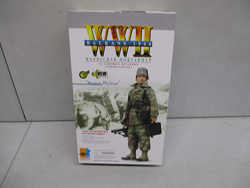 500 piece military figures and planes collection image 6