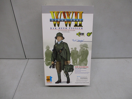 500 piece military figures and planes collection image 7