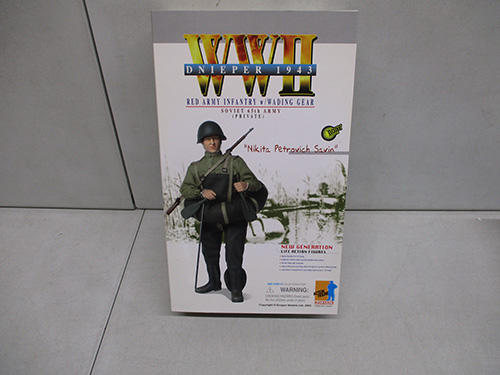 500 piece military figures and planes collection image 8