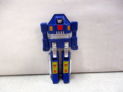 image of 1984 Transformers Soundwave action figure