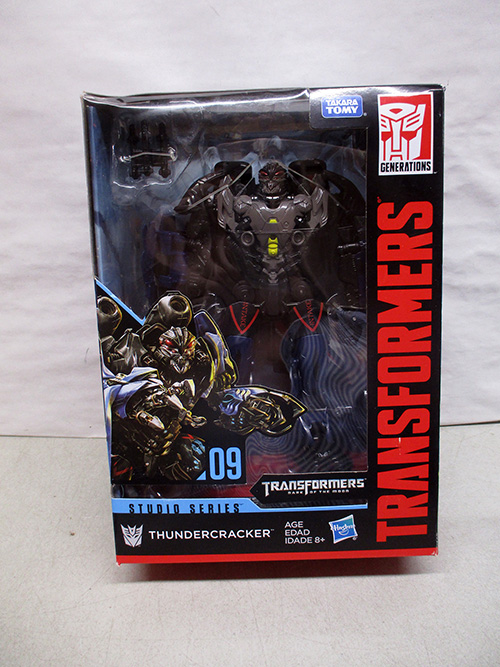 image of Transformers Studio Series 09 Thundercracker Action Figure