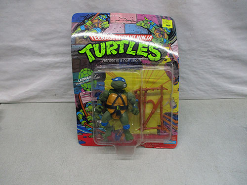image of Teenage Mutant Ninja Turtles Leonardo Figure in Packaging