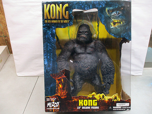 image of Mezco Toyz King Kong 15-Inch Deluxe Figure in Box