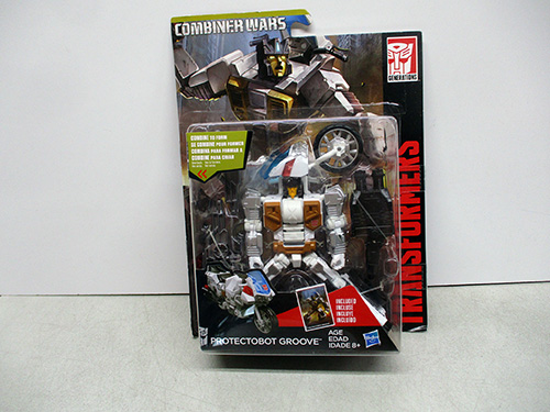 image of Transformers Combiner Wars Protectobot Groove