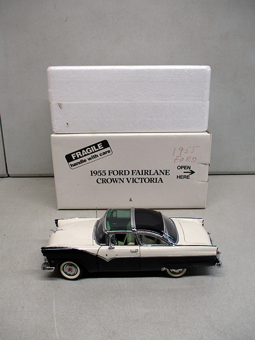 image of Danbury Mint 1955 Ford Fairlane Crown Victoria Model