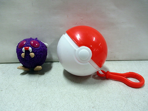 image of Pokémon Venonat Figure with Poké Ball