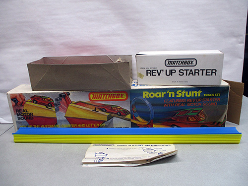 image of Matchbox Roar 'n Stunt Track Set with Rev 'Up Starter