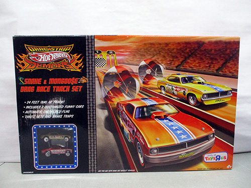 image of Hot Wheels Snake vs Mongoose Drag Race Track Set