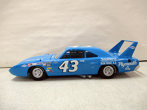 image of Franklin Mint Richard Petty Plymouth Superbird #43 Diecast Model Car