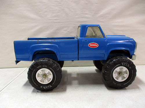 image of Tonka Blue Pickup Truck Toy with Oversized Tires