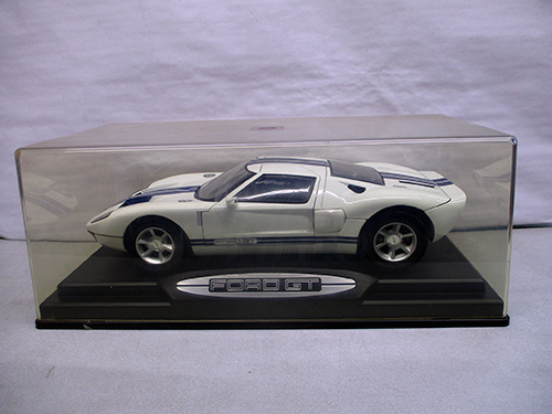 image of Motor Max Ford GT Scale Model in Display Case 1/18