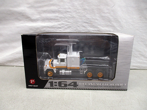 image of WSI Peterbilt Tractor Cab 1/50