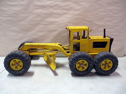 image of Tonka Road Grader with Blade and Cab