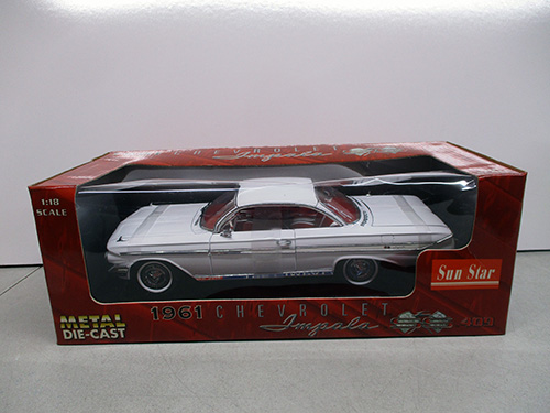 image of 1961 Chevrolet Impala 1:18 Scale Sun Star Model