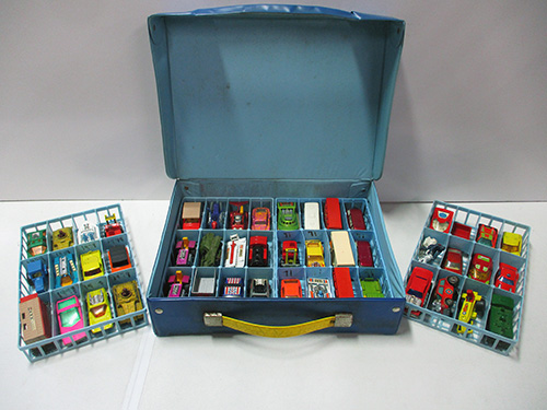 image of Matchbox Die-Cast Toy Car Collection with Carry Case