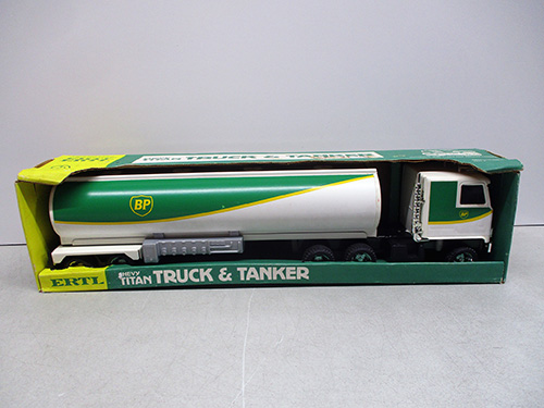 image of Ertl BP Brand Titan Truck and Tanker in Original Box