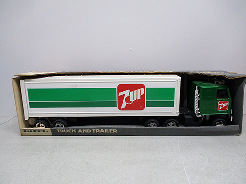 image of Ertl 7UP Truck and Trailer in Original Box