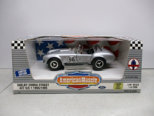 image of American Muscle 1:18 Shelby Cobra Model Car