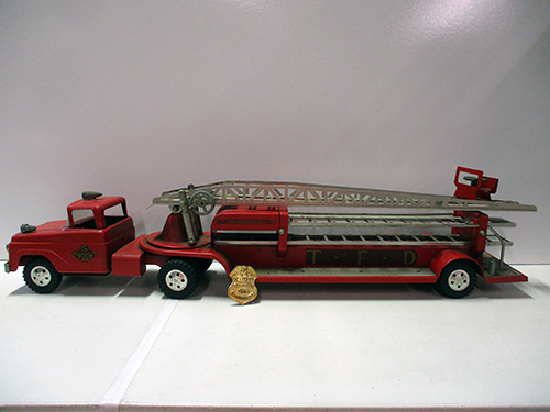 image of Tonka Fire Truck Model With Extendable Ladder