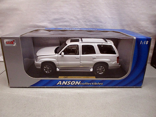 image of Anson Collectibles 1:18 Scale White SUV Model in Box