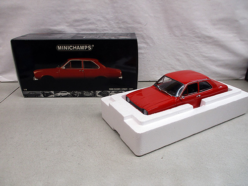 image of Minichamps 1:18 Scale Ford Escort Mk1 Model Car