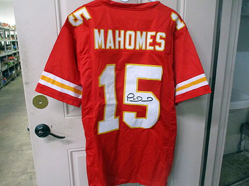 image of Patrick Mahomes 15 Kansas City Chiefs Jersey with Autograph