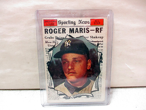 image of 1961 Topps Roger Maris Sporting News All-Star Baseball Card