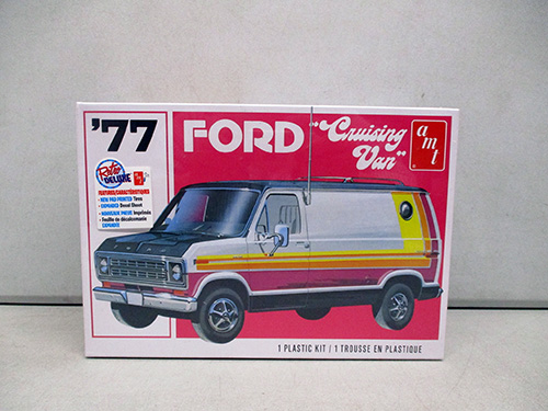 image of AMT '77 Ford Cruising Van Model Kit