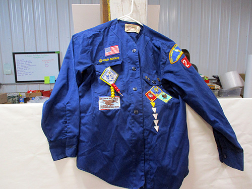 image of Cub Scout Uniform with Badges, USA