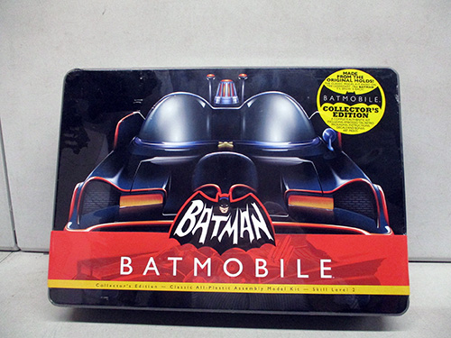 image of Batman Batmobile Collector's Edition Model Kit