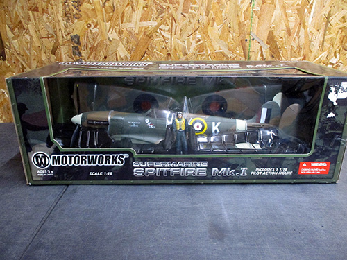 image of Motorworks Scale 1:18 Supermarine Spitfire Mk I Model