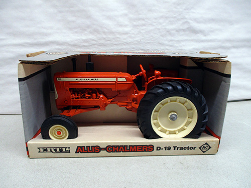 image of Ertl Allis-Chalmers D-19 Tractor Model in Original Box