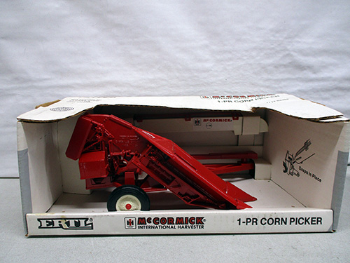 image of Ertl 1-PR Corn Picker in Original Box