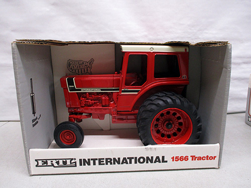 image of Ertl International 1566 Tractor Model in Box