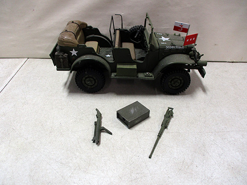 image of Military Jeep Toy Model with Accessories 1/18