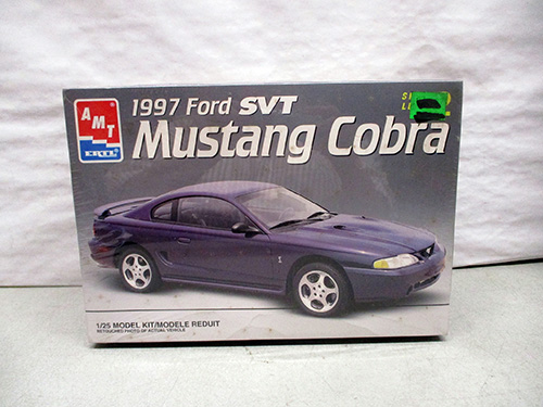 image of 1997 Ford SVT Mustang Cobra 1/25 Scale Model Kit