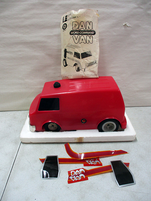 image of Dan Motor Command Van Toy Kit