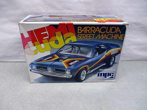 image of MPC Hemi 'Cuda Barracuda Street Machine Model Kit