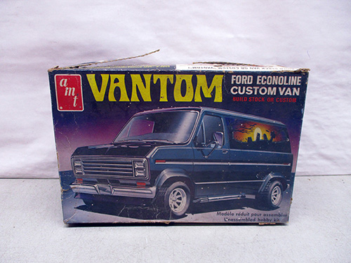 image of AMT Vantom Ford Econoline Custom Van Model Kit