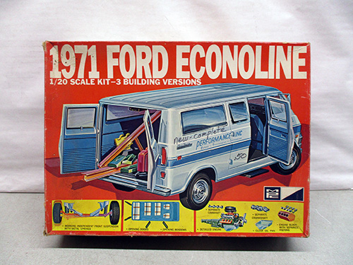 image of 1971 Ford Econoline 1/20 Scale Model Kit