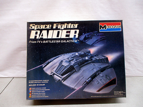 image of Monogram Space Fighter Raider Model Kit