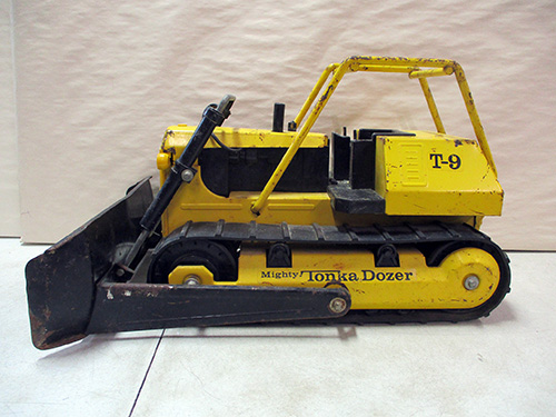 image of Tonka Mighty T-9 Bulldozer Metal Construction Toy