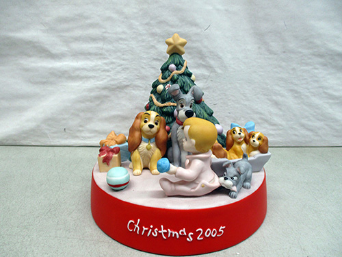 image of Lady and the Tramp Christmas 2005 Figurine