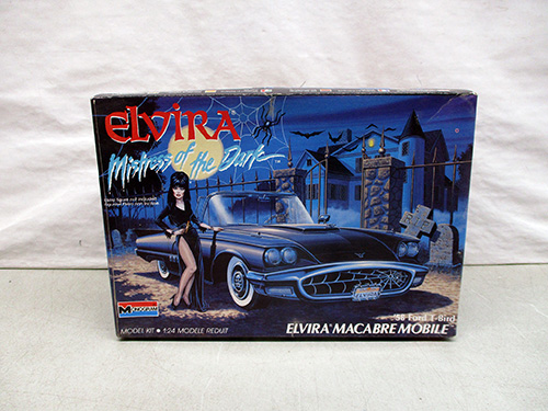 image of Elvira Mistress of the Dark MacabreMobile Model Kit