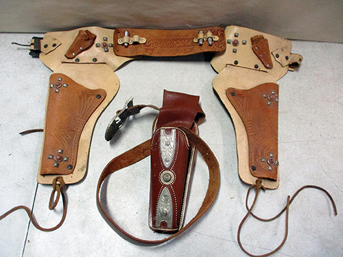image of Roy Rogers Western Leather Double Holster Belt Set