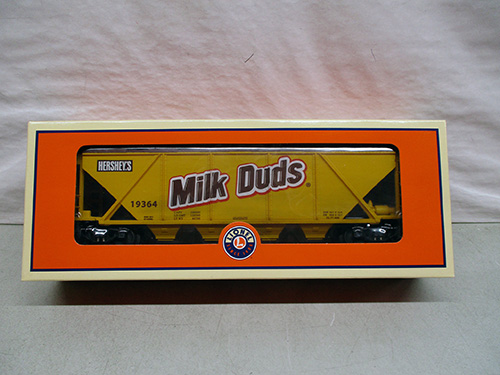 image of Lionel Hershey's Milk Duds Train Boxcar in Original Packaging
